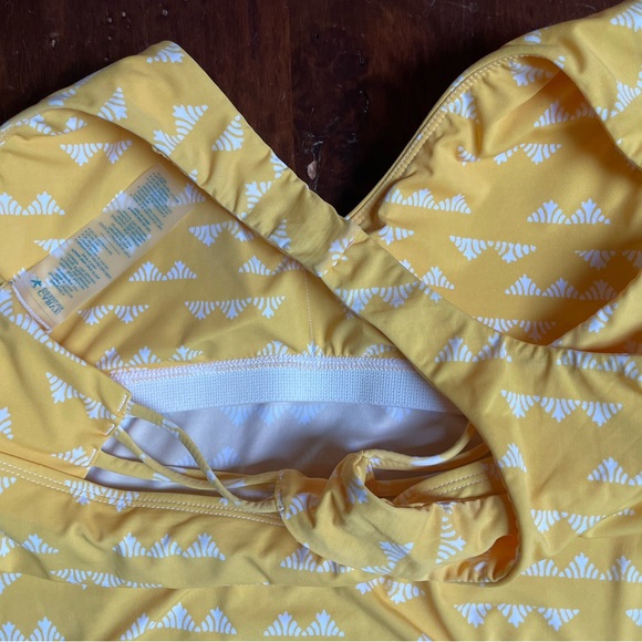 Carve Designs Women’s La Jolla Tankini, Large, Cascade (yellow) - Picture 7 of 12